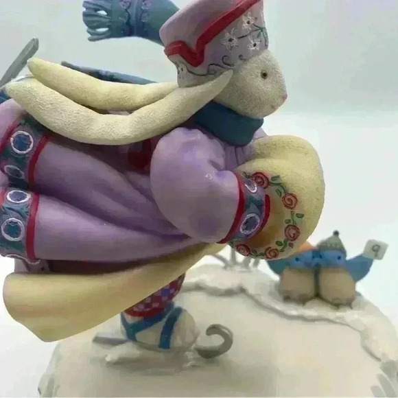 Lenox Collections Porcelain Bunny Figurine “SNOWFLAKE ON ICE” By Lynn Bywaters - Picture 5 of 7